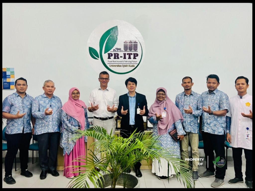 Profesor dari Free University of Bozen-Bolzano, Italia sambangi Pusat Riset Inovasi dan Teknologi Pakan USK