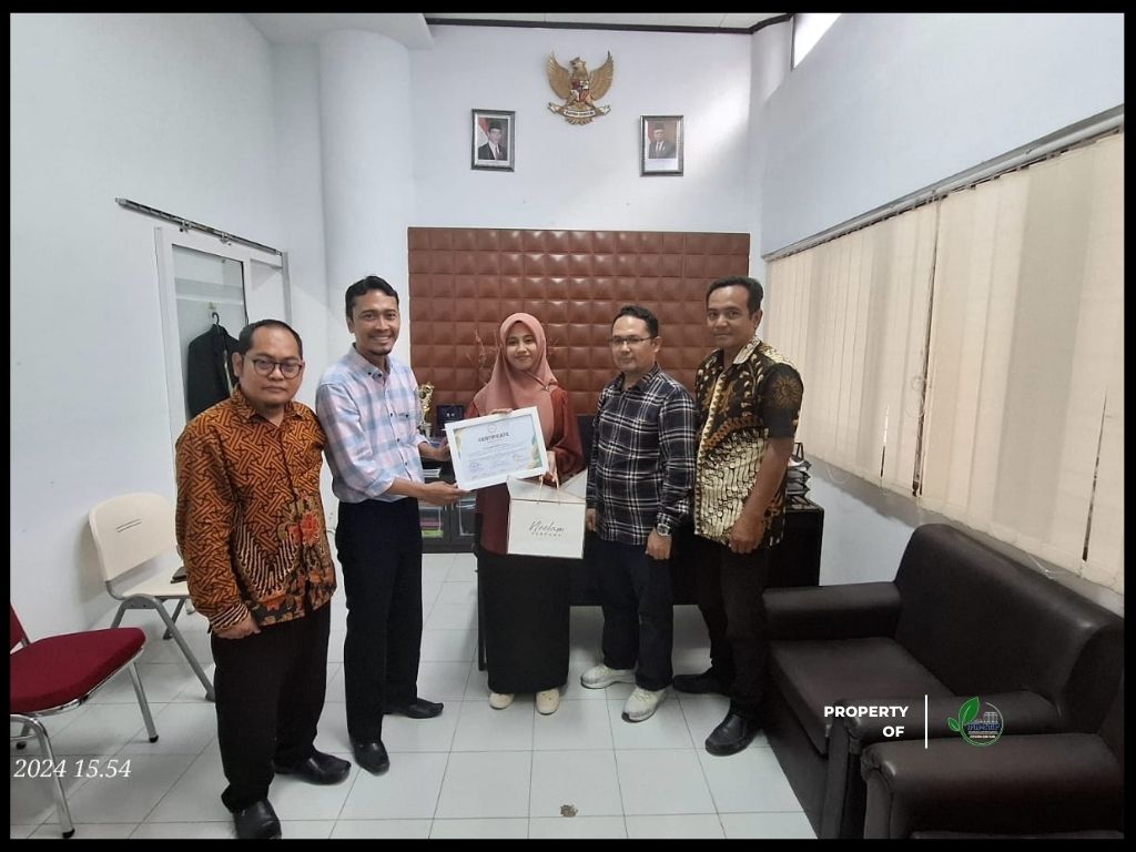 Fenda Alvionita Fhonna Raih The Best Presenter ICATES VI Tahun 2024