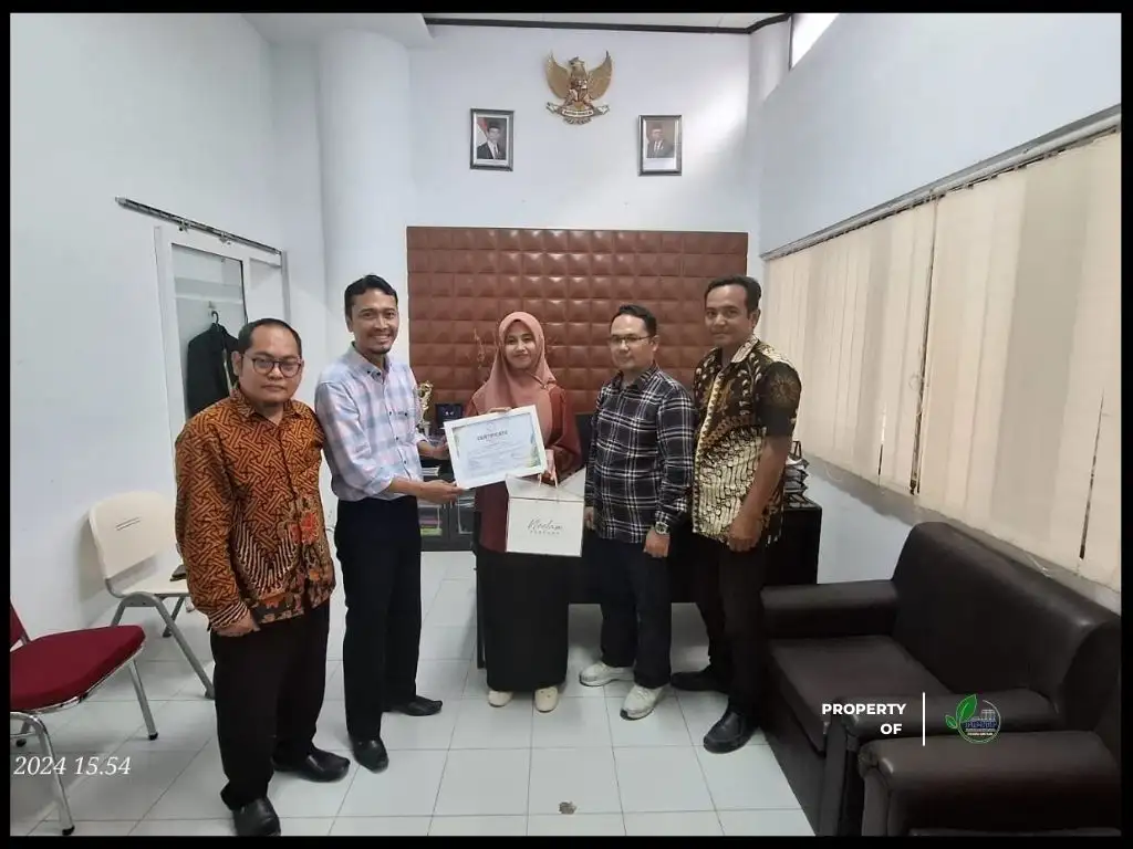 Fenda Alvionita Fhonna Raih The Best Presenter ICATES VI Tahun 2024
