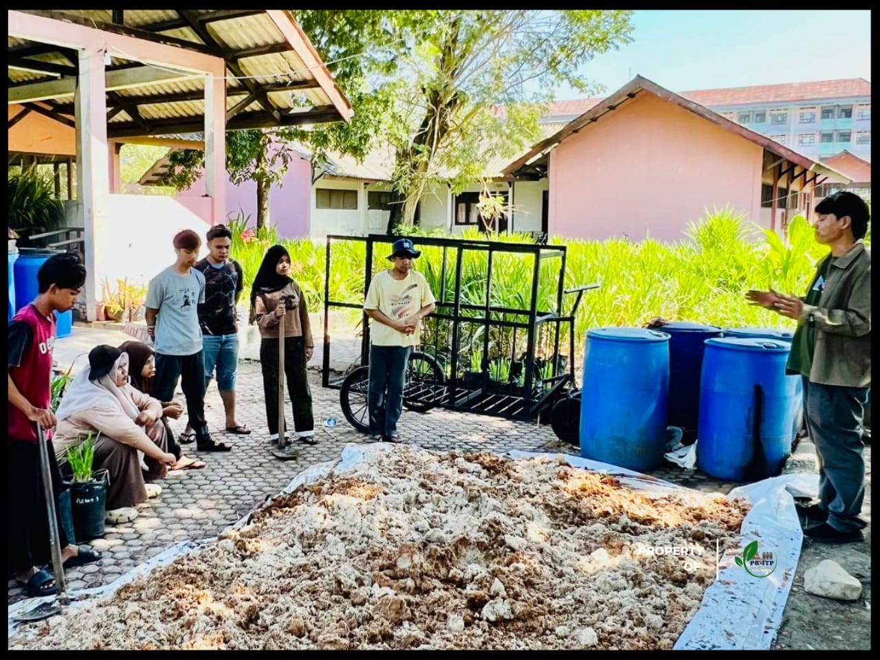 Inovasi Pakan Ternak: PR-ITP Bersama Mahasiswa UNIKI Mengembangkan Pemanfaatan Limbah sebagai Pakan Ternak Berkualitas melalui Teknik Fermentasi