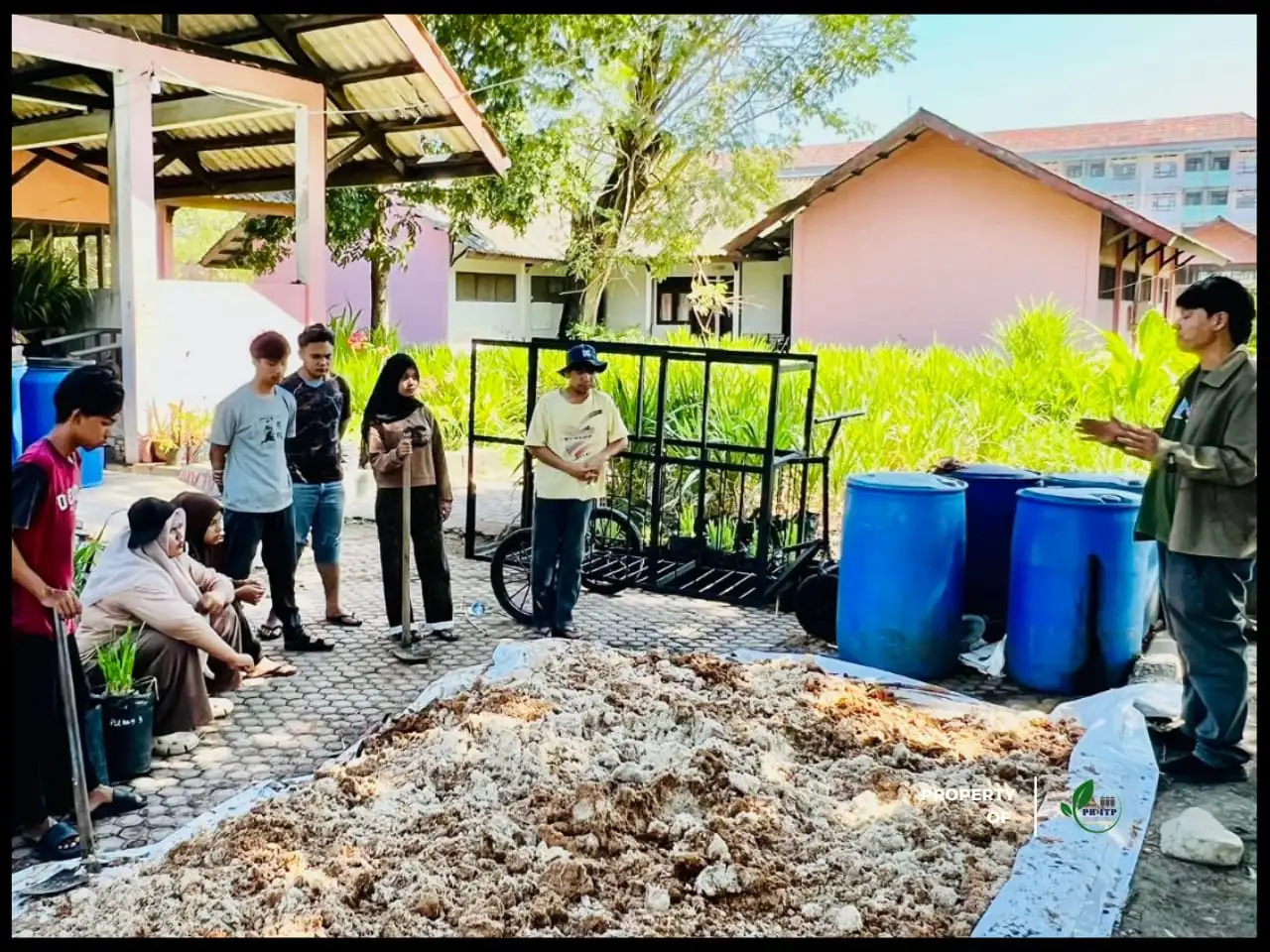 Inovasi Pakan Ternak: PR-ITP Bersama Mahasiswa UNIKI Mengembangkan Pemanfaatan Limbah sebagai Pakan Ternak Berkualitas melalui Teknik Fermentasi